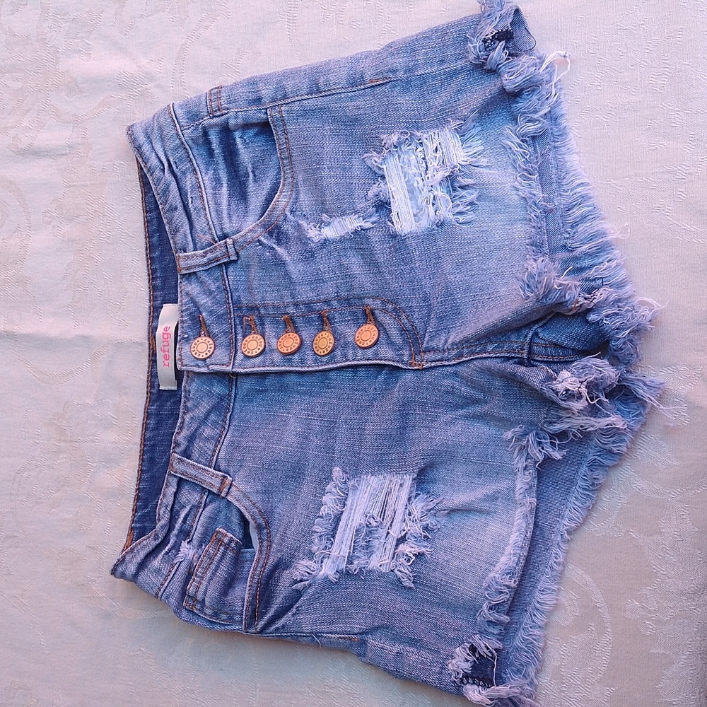 Size 4: REFUGE SHORTS